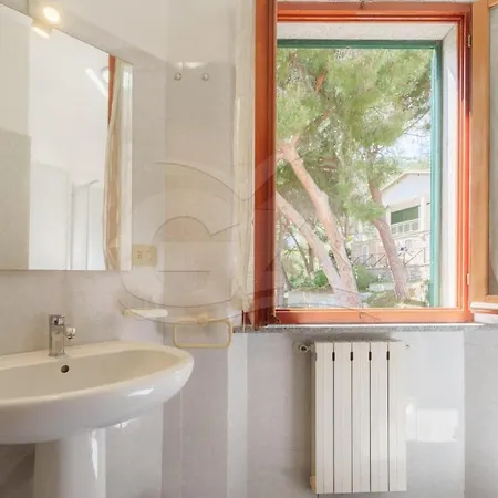 La Rondine Su - Goelba Apartman Seccheto