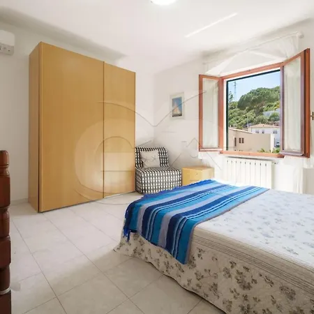 La Rondine Su - Goelba Apartman *