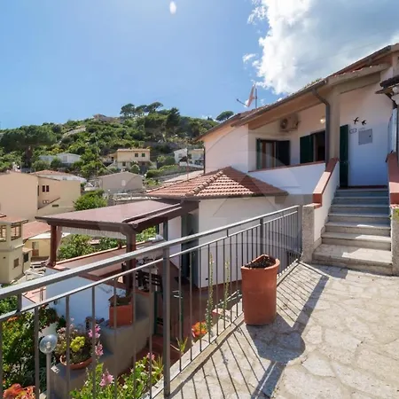 アパート La Rondine Su - Goelba *