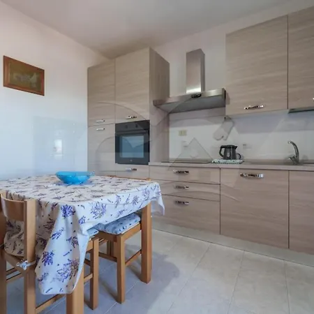 アパート La Rondine Su - Goelba