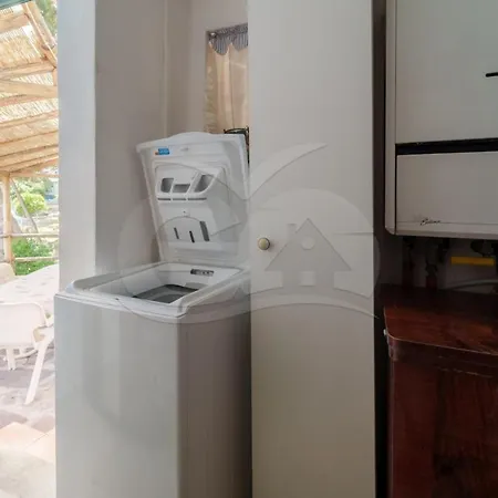 アパート La Rondine Su - Goelba *